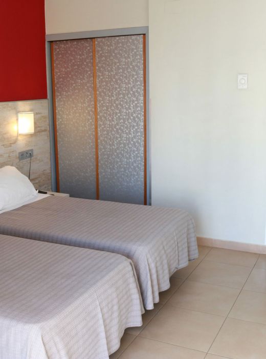 hotel joya benidorm 2 habitacion entrada